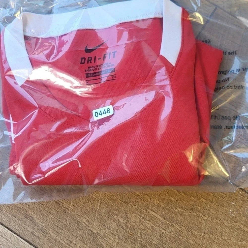 Nike Womens Dri-FIT Soccer Jersey Red White V-Neck Athletic Training Shirt Small